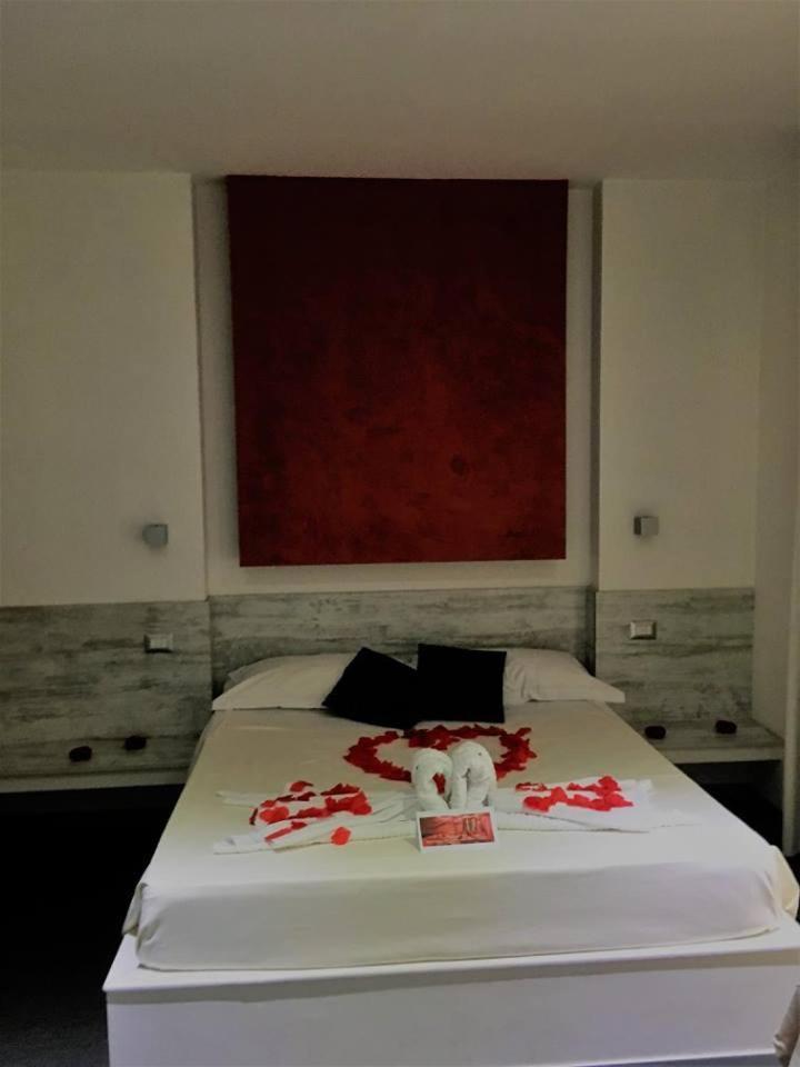 Relais San Pietro Hotel Rome Exterior photo